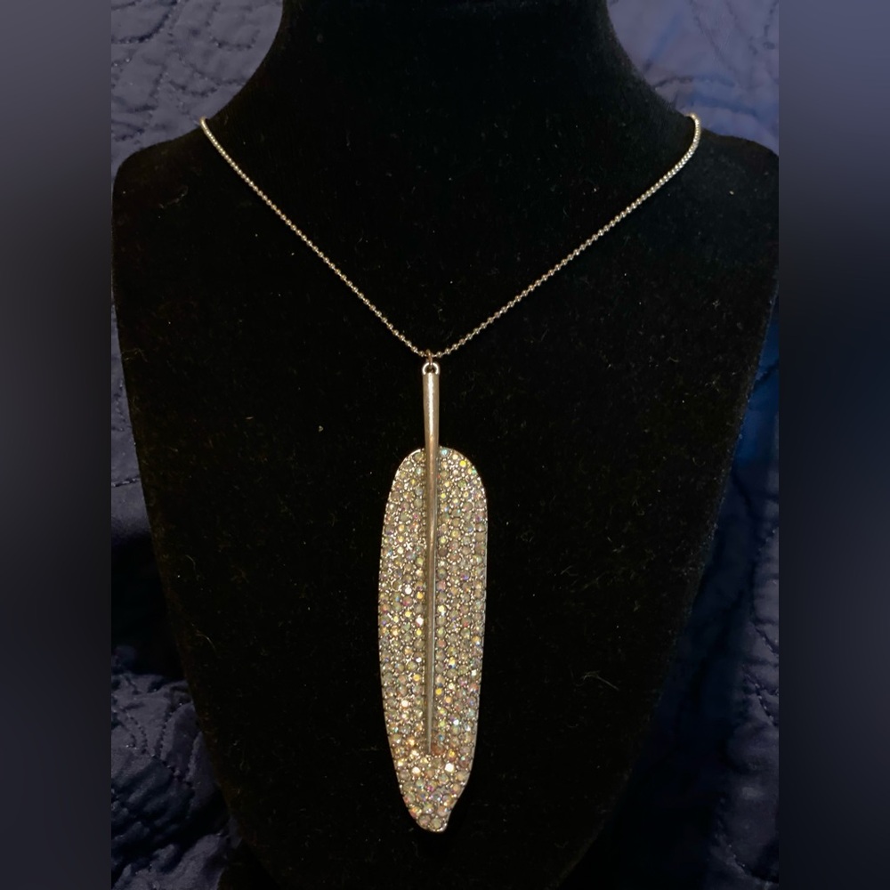 Silver tone rhinestone heavy feather pendant ball chain long necklace women’s